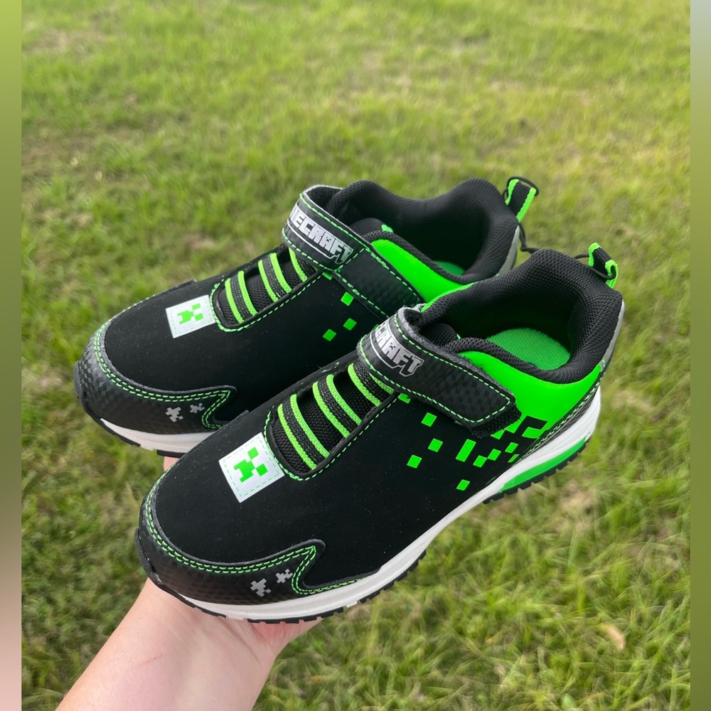 NWOT Minecraft Toddler Boys Shoes Size 12 - Picture 4 of 6